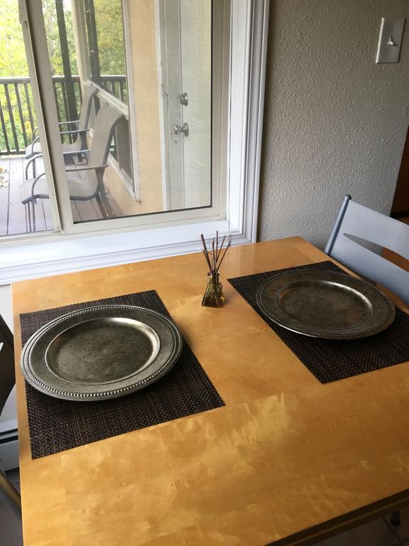 Anchorage Uptown Suites 外观 照片