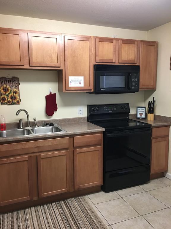 Anchorage Uptown Suites 外观 照片