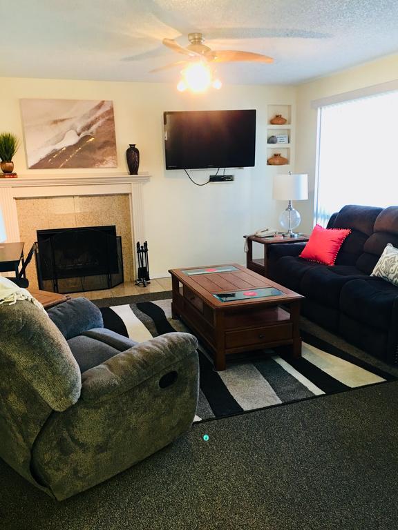 Anchorage Uptown Suites 外观 照片