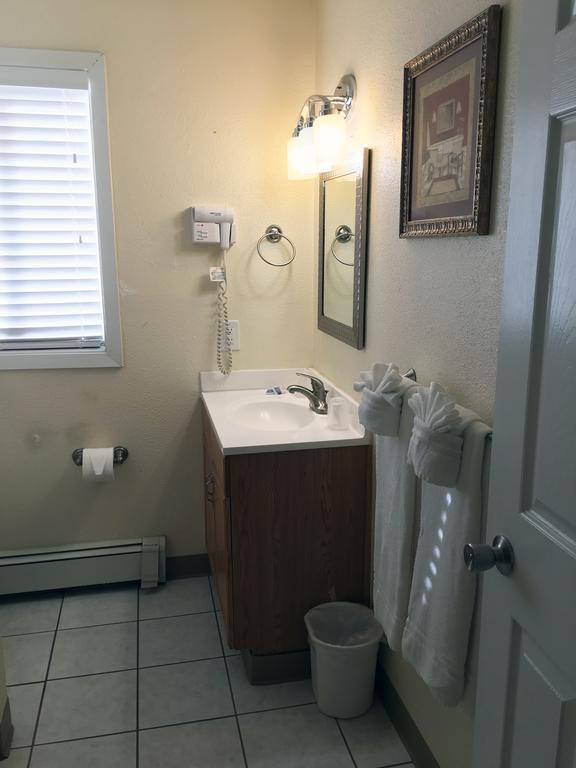Anchorage Uptown Suites 外观 照片