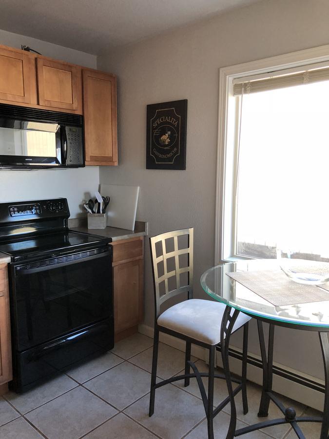 Anchorage Uptown Suites 外观 照片
