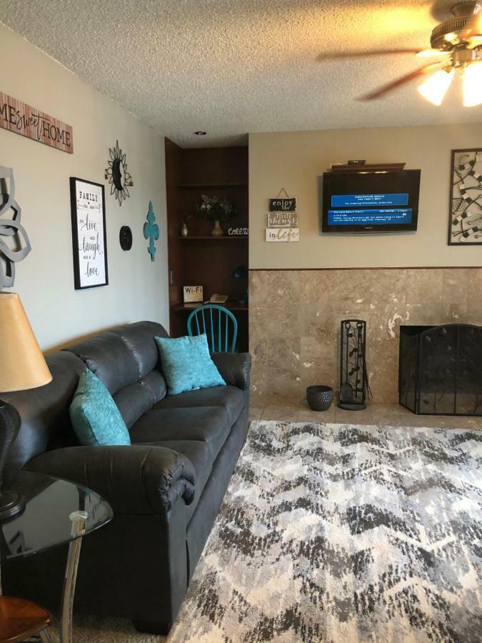 Anchorage Uptown Suites 外观 照片