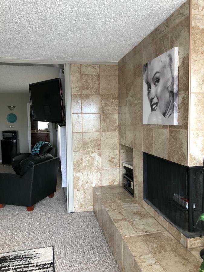 Anchorage Uptown Suites 外观 照片