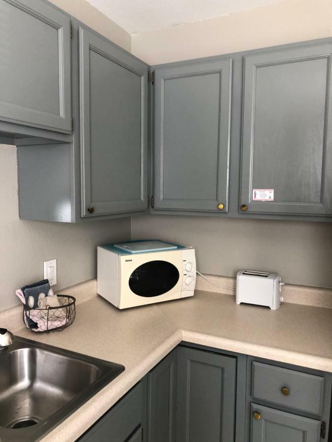 Anchorage Uptown Suites 外观 照片