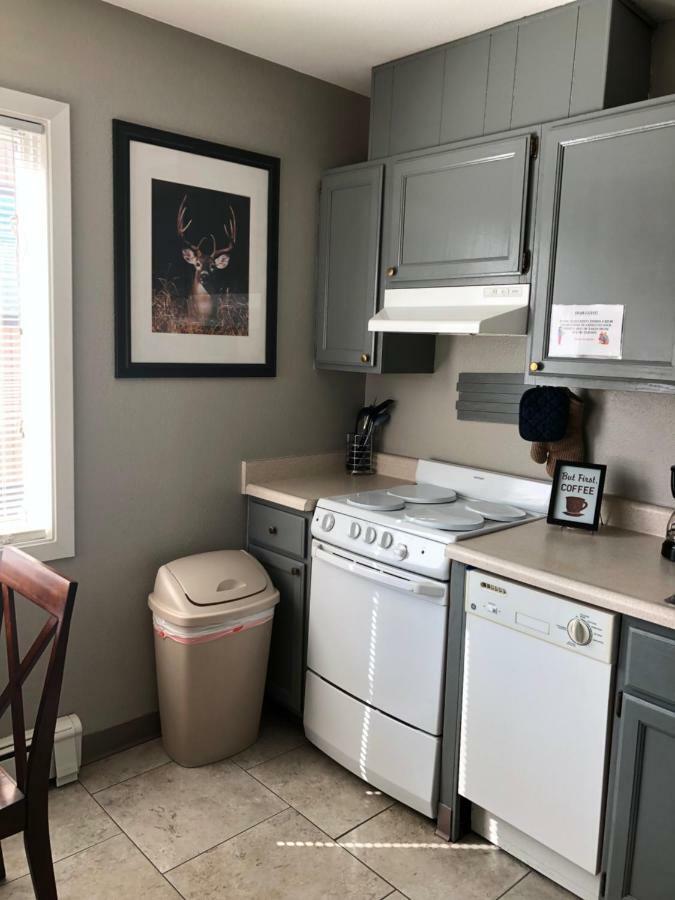 Anchorage Uptown Suites 外观 照片