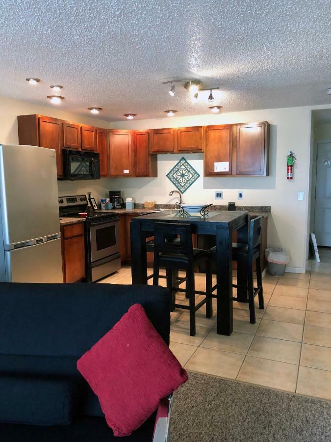 Anchorage Uptown Suites 外观 照片