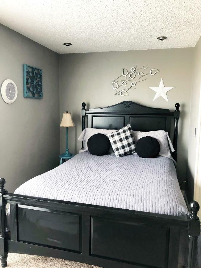 Anchorage Uptown Suites 外观 照片
